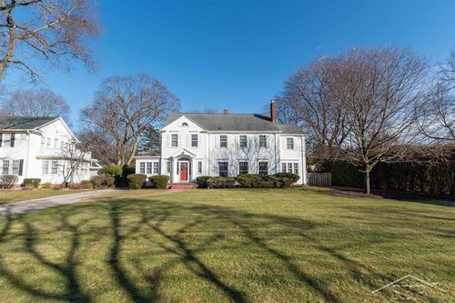 21 W Hannum Blvd, Saginaw, MI, 48602-1938 | Card Image