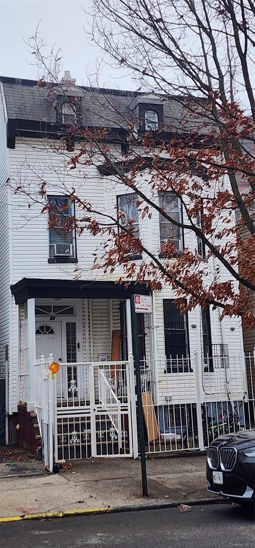 97 Elton St, Brooklyn, NY, 11208-1092 | Card Image