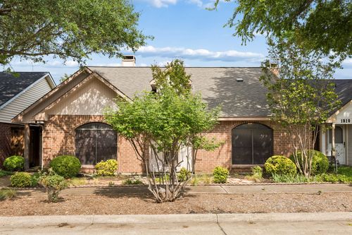 1814 Wyatt Dr, Garland, TX, 75040-4584 | Card Image