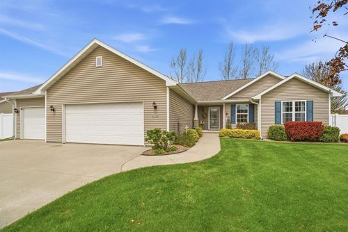W7122 Englewood Drive, Greenville, WI, 54942 | Card Image