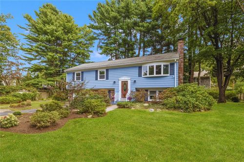 7 Cheshire Dr, Barrington, RI, 02806-2703 | Card Image