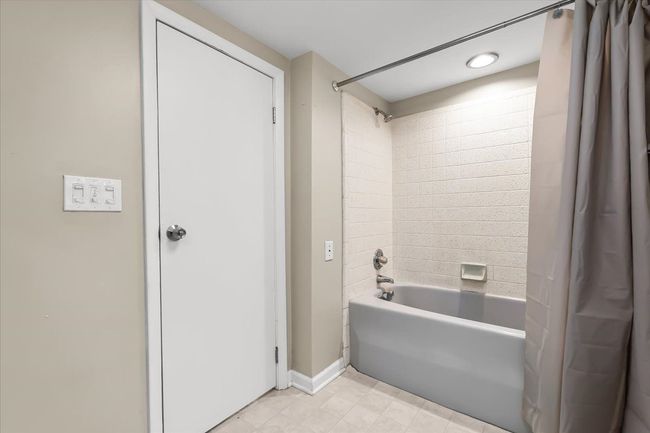 22514 Ridgeway St, House other with 2 bedrooms, 2 bathrooms and null parking in Saint Clair Shores MI | Image 20