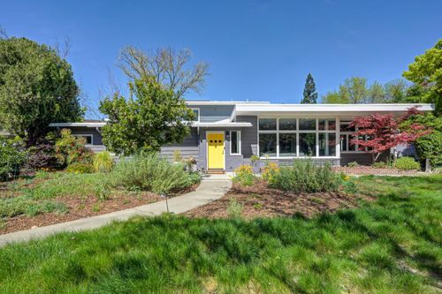 2701 Huntington Road, Sacramento, CA, 95864 | Card Image