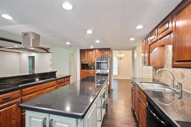 Kitchen | Image 11