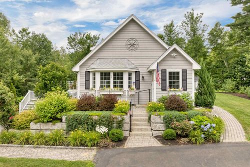 127 Forest Rd, Wolfeboro, NH, 03894-4012 | Card Image