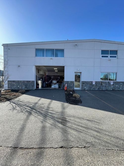 ste-1-586 Pleasant St, Watertown, MA, 02472-2678 | Card Image