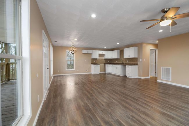 94 Main St, House other with 3 bedrooms, 2 bathrooms and null parking in Bloomingburg OH | Image 5