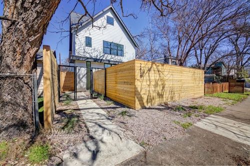 2618 E 4th St, Austin, TX, 78702-4722 | Card Image