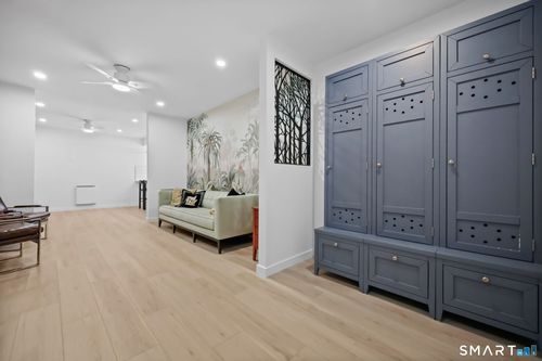 apt-100-8 Elmcrest Ter, Norwalk, CT, 06850-3910 | Card Image