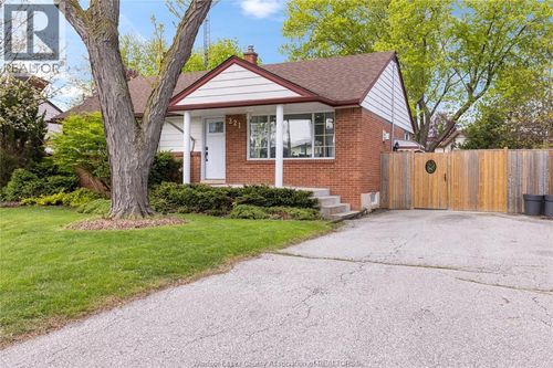 221 Grace Rd, Tecumseh, ON, N8N2G6 | Card Image