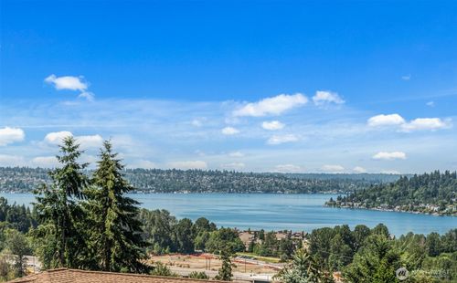 7615 113th Ave Se, Newcastle, WA, 98056-1663 | Card Image