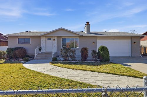 2395 W Longmeadow Dr, Taylorsville, UT, 84129-5802 | Card Image