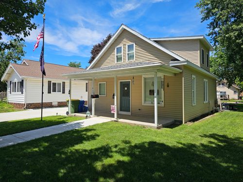 411 W Main St, Pipestone, MN, 56164-1617 | Card Image