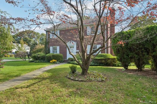 58 Meritoria Dr, East Williston, NY, 11596-2005 | Card Image