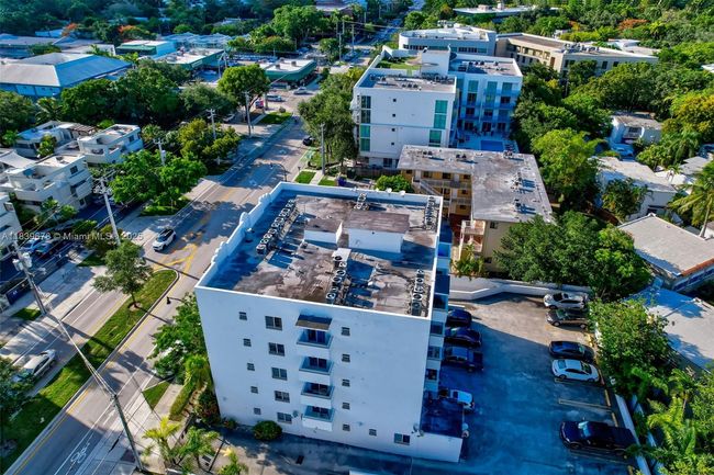 APT-402 - 3051 Sw 27 Th Ave, Condo with 1 bedrooms, 1 bathrooms and null parking in Miami FL | Image 33