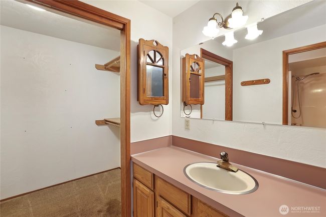 141 E Deer Creek Rd, House other with 3 bedrooms, 4 bathrooms and 12 parking in Shelton WA | Image 15