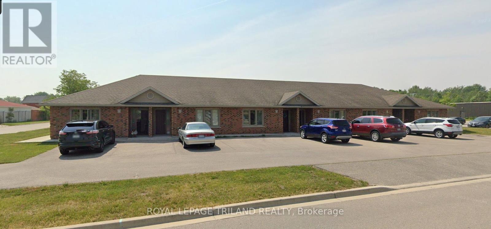 230 Walker St, For Sale in Glencoe Zoocasa