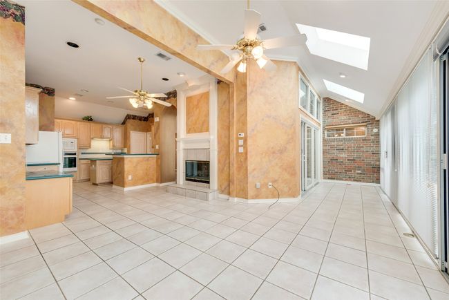 18132 Meandering Way, House other with 3 bedrooms, 2 bathrooms and null parking in Dallas TX | Image 14