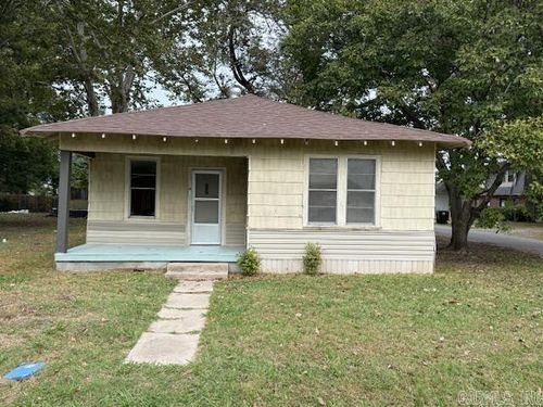 823 Morris Ave, England, AR, 72046-1427 | Card Image