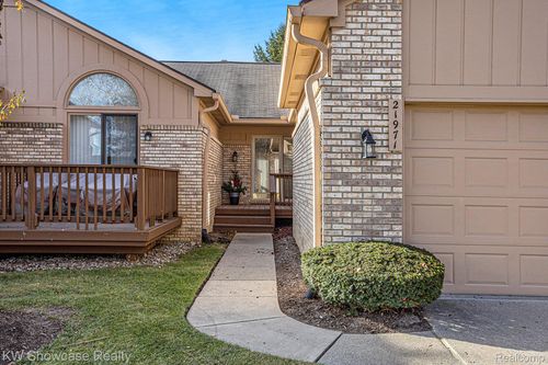 293-21971 Lancrest Ct, Farmington Hills, MI, 48335-5804 | Card Image