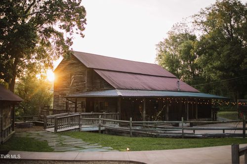 21405 Parks Mill Rd, Abingdon, VA, 24211-5021 | Card Image