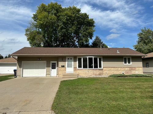 116 N Manitou Dr, Mankato, MN, 56001-5530 | Card Image
