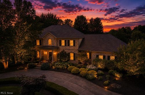 662 Heatherleigh Dr, Akron, OH, 44333-1678 | Card Image