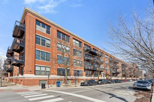 122-1040 Adams St, Chicago, IL, 60607-2999 | Card Image