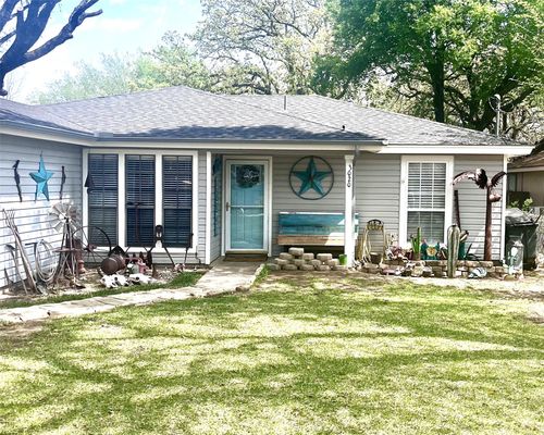 3020 Delaware Trl, Lake Worth, TX, 76135-3939 | Card Image