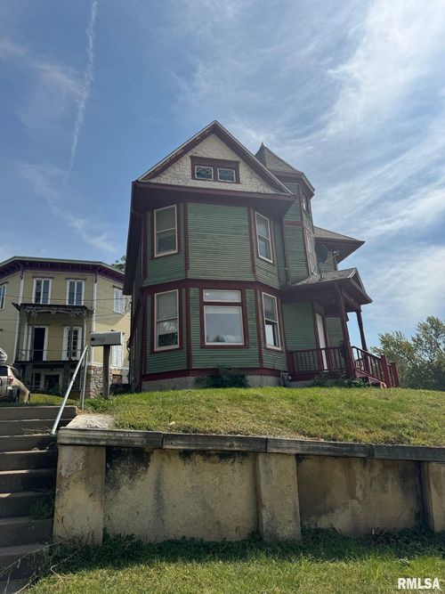 603 Leclaire St, Davenport, IA, 52803-5515 | Card Image