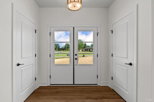 9041 Stonewall Rd, Appomattox, VA, 24522-6600 | Card Image