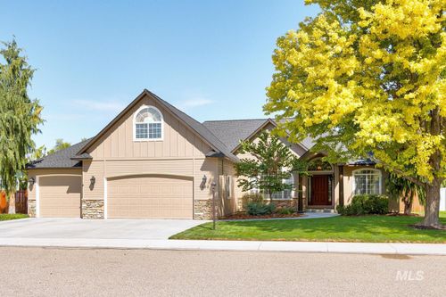 622 W Highland Ave, Nampa, ID, 83686-4926 | Card Image