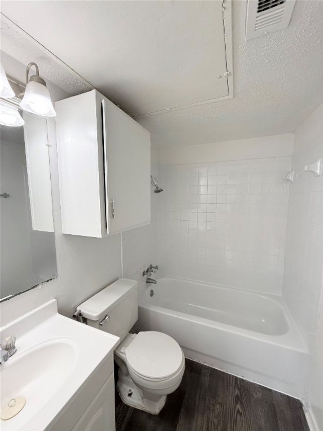 APT-207 - 2704 Salado St, Condo with 2 bedrooms, 2 bathrooms and 1 parking in Austin TX | Image 14