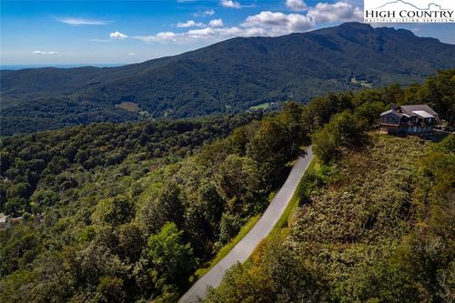 8 Rocky Top Trail, Seven Devils, NC, 28604 | Card Image