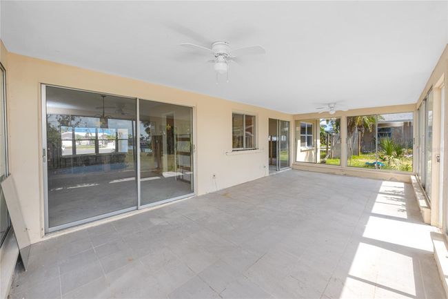 11465 7 Th St E, House other with 2 bedrooms, 2 bathrooms and null parking in Treasure Island FL | Image 37