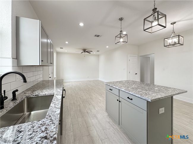 1637 Bob White Dr, House other with 3 bedrooms, 2 bathrooms and null parking in Spring Branch TX | Image 11
