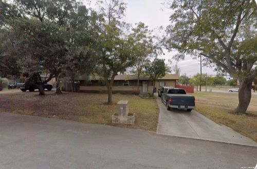 6268 Fox Run, San Antonio, TX, 78233-4704 | Card Image