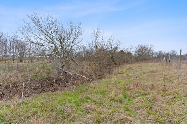 20601 Cameron Rd, House other with 3 bedrooms, 2 bathrooms and 4 parking in Coupland TX | Image 31