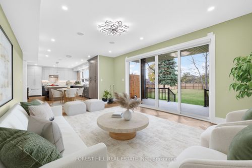 3474 Joan Dr, Mississauga, ON, L5B1T5 | Card Image