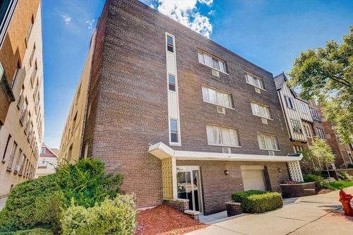 206-4434 N Oakland Avenue, Shorewood, WI, 53211 | Card Image