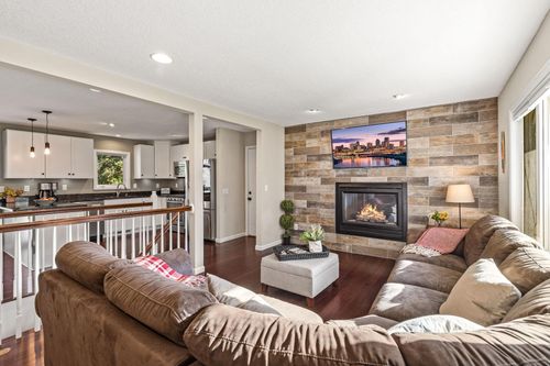 2830 Noel Dr, Little Canada, MN, 55117-1240 | Card Image