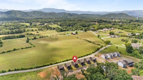 958 Lacy Ct, Sevierville, TN, 37862-6020 | Card Image