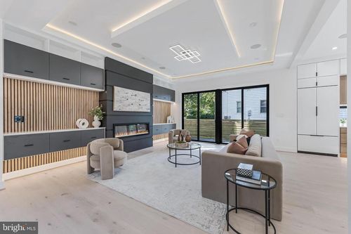 3215 Cofer Rd, FALLS CHURCH, VA, 22042-4212 | Card Image