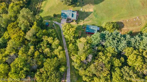 4700 Stanley Rd, Columbiaville, MI, 48421-8904 | Card Image