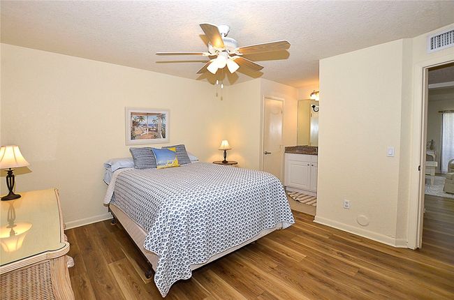 APT-101 - 1135 3 Rd Ave, House attached with 2 bedrooms, 2 bathrooms and null parking in Vero Beach FL | Image 10