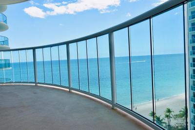 1004-N - 3410 Galt Ocean Drive, Condo with 2 bedrooms, 2 bathrooms and null parking in Fort Lauderdale FL | Image 1