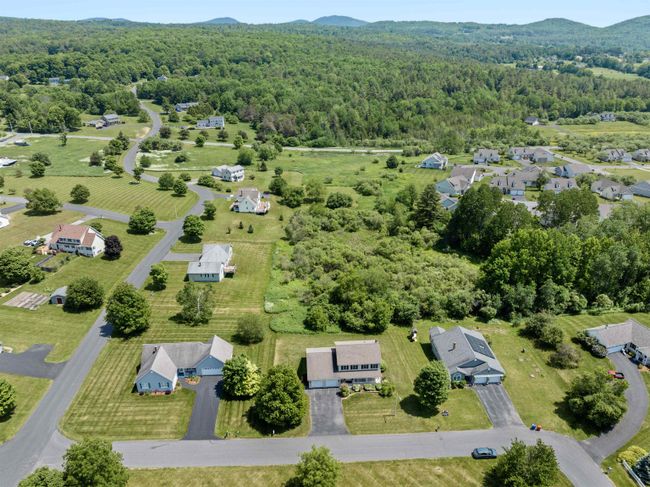 8 Countryside Cir, House other with 3 bedrooms, 3 bathrooms and null parking in Barre VT | Image 37