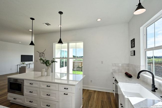 409 Constance Dr, House other with 3 bedrooms, 3 bathrooms and null parking in New Braunfels TX | Image 12