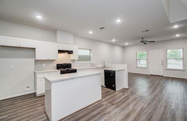 B - 8718 Scott St, Home with 6 bedrooms, 4 bathrooms and null parking in Houston TX | Image 31