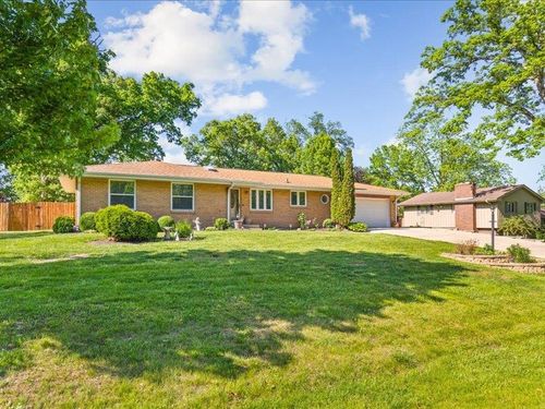 7632 Larwinn Dr, Rockford, IL, 61107-5223 | Card Image